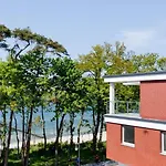 Klifowa 34 *